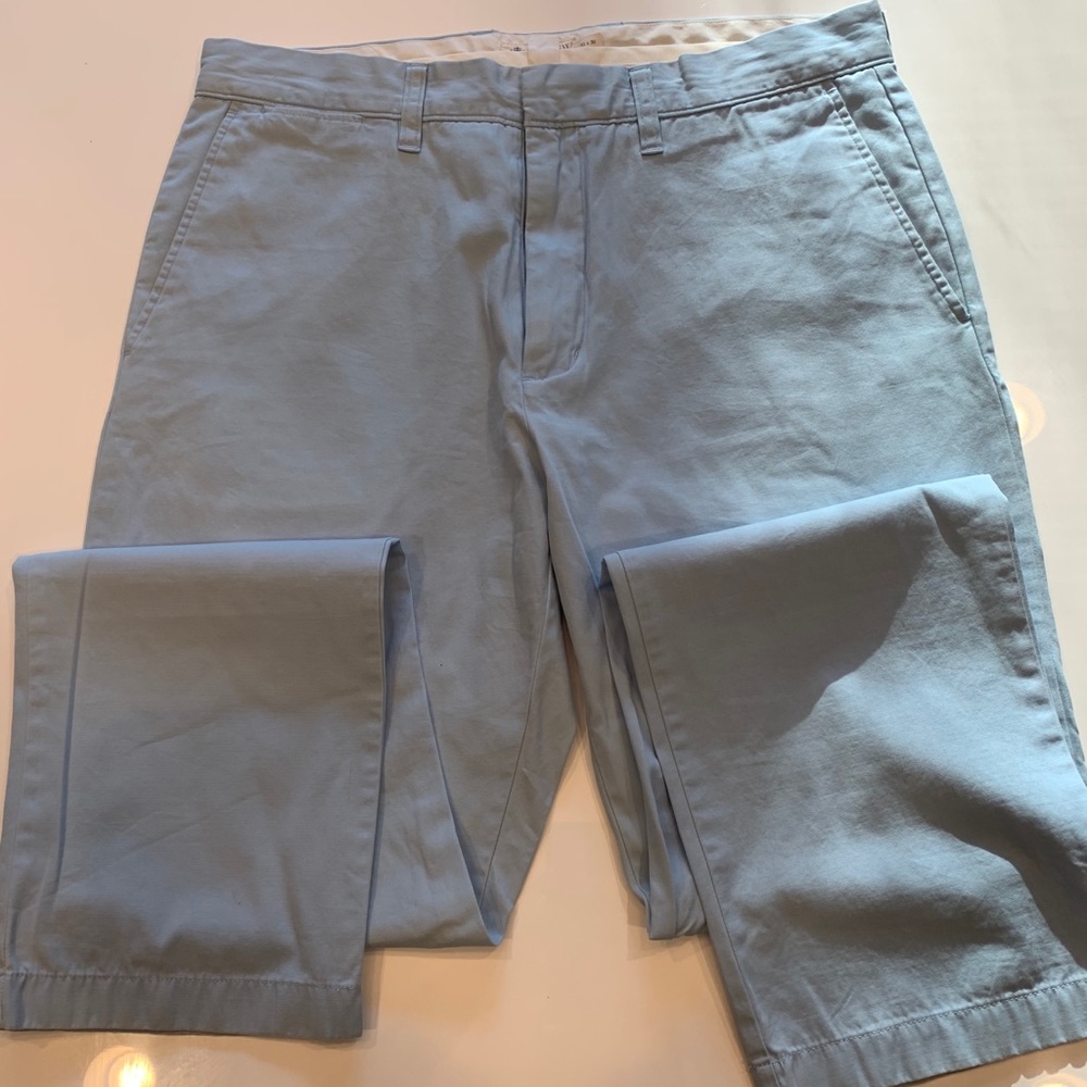 Men’s J Crew chinos very light blue 31x30; in great condition